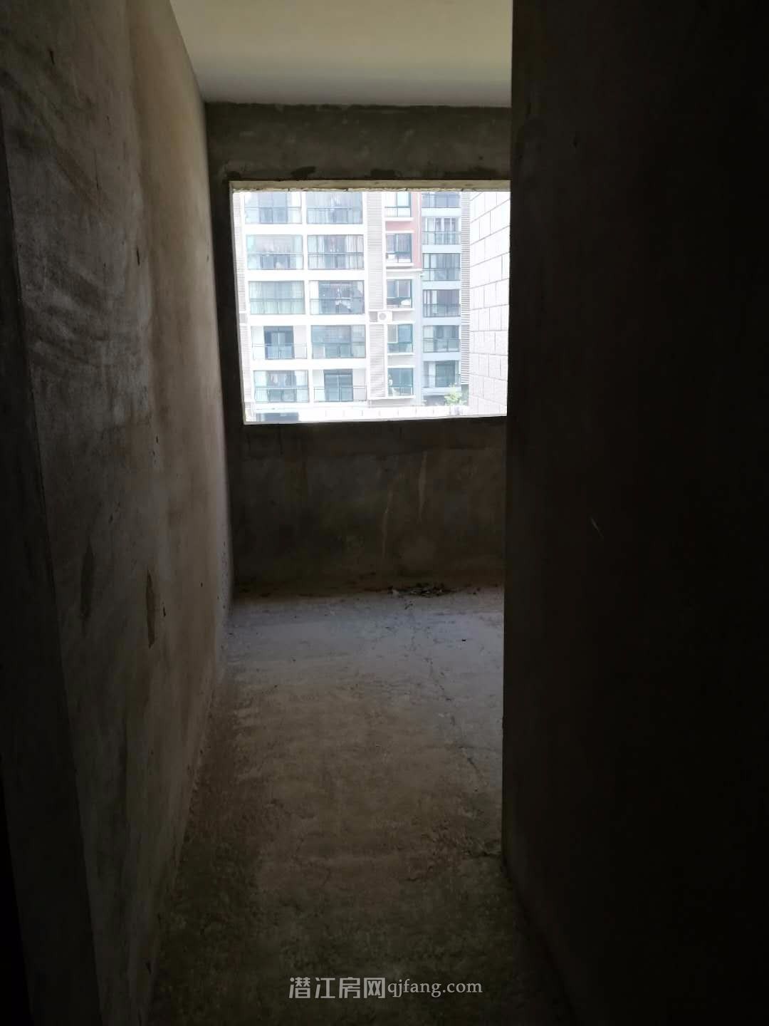 潜江盛世东城135平米有证好房诚心出售