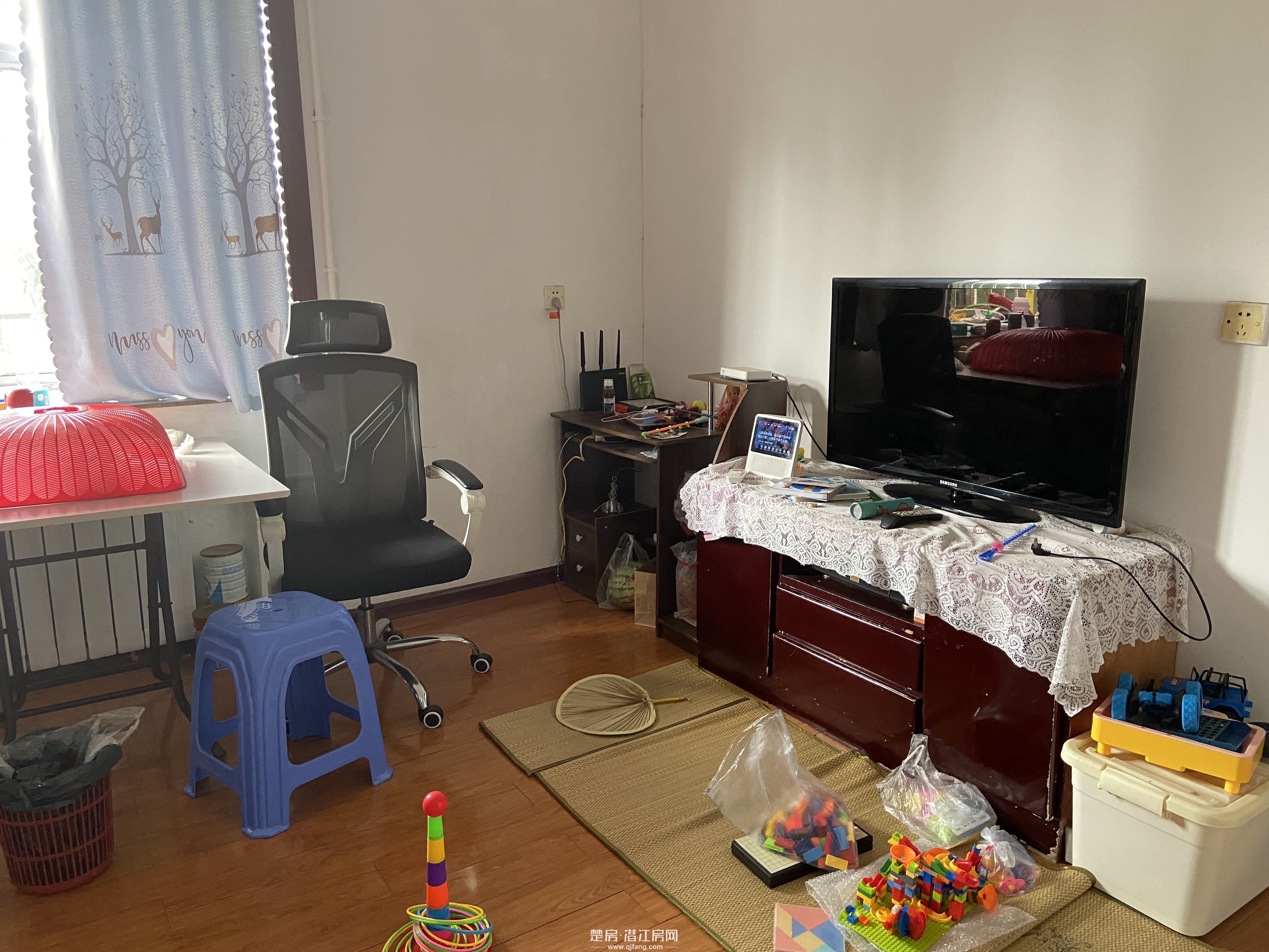 江汉油田向新小区三房出售