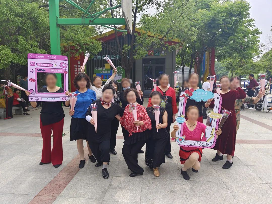 馨花怒放 致爱母亲|潜江客厅派送康乃馨活动圆满落幕