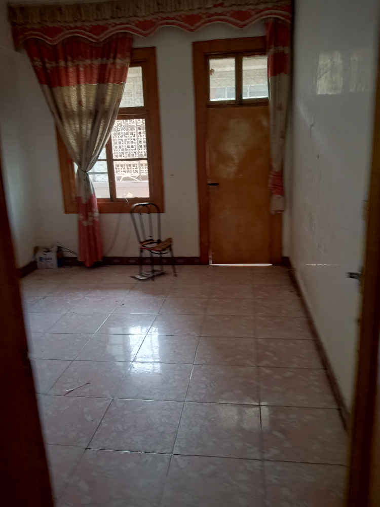 新华书店三室二厅二卫一厨